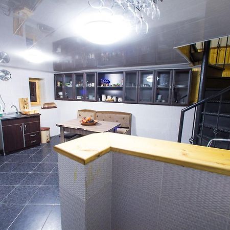 Nikas Apartment Тбилиси Экстерьер фото